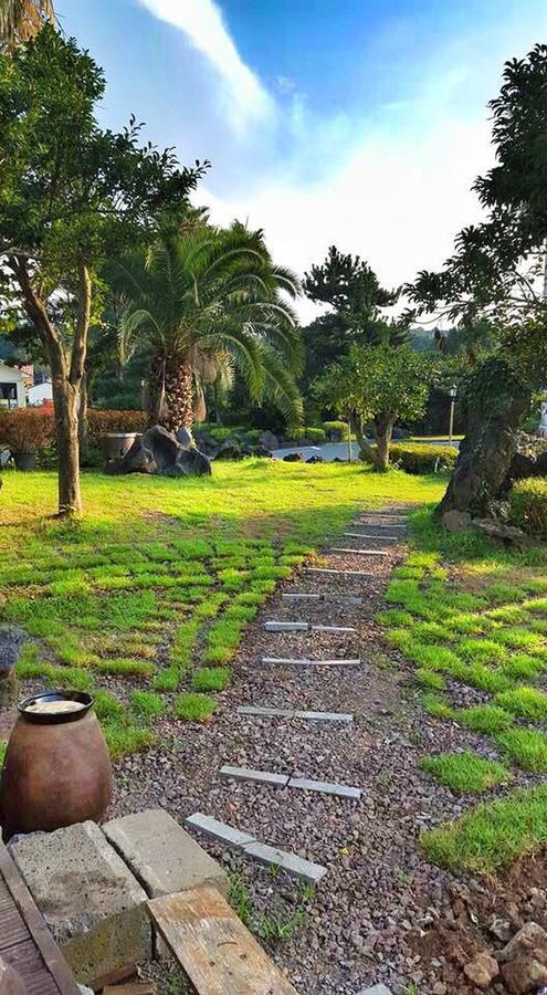 Jeju Land Pension Seogwipo Zewnętrze zdjęcie